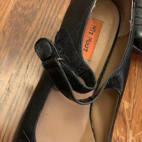 Miz Mooz genuine leather heels with Velcro strap - Picture 5 of 6